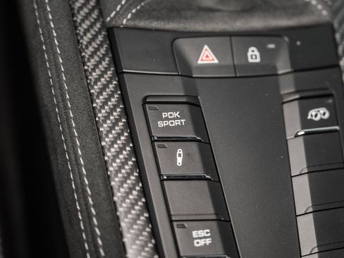 Used 2024 Porsche 718 Cayman GT4 RS image 39