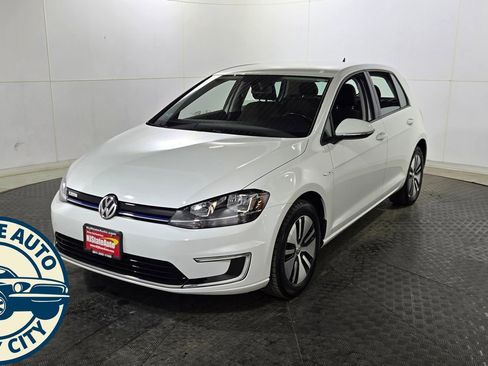 Used 2019 Volkswagen e-Golf SE w/ Driver Assistance Package image 3