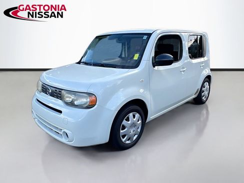 Used 2010 Nissan Cube 1.8 w/ Interior Designer Pkg FWD image 3