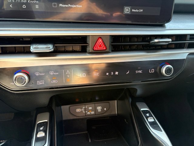 Used 2025 Kia Sorento S FWD image 32