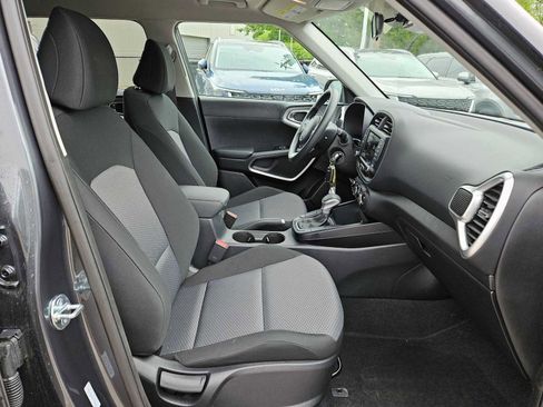 Certified 2025 Kia Soul LX FWD image 17