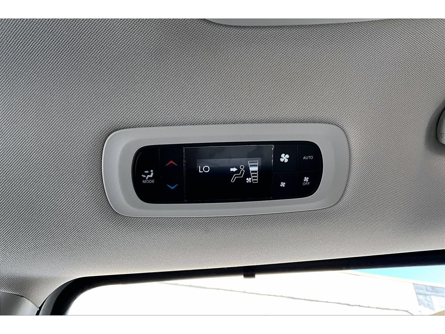 Certified 2022 Chrysler Pacifica Touring-L FWD image 13