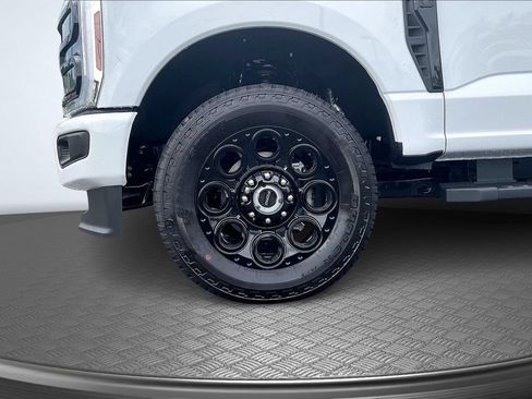 New 2026 Ford F350 XL w/ FX4 Off-Road Package AWD/4WD image 13