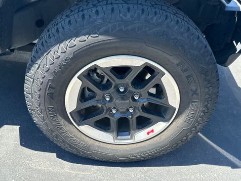 Used 2016 Jeep Wrangler Sport w/ Connectivity Group AWD/4WD image 12