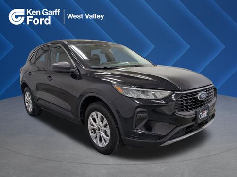 Used 2024 Ford Escape Active w/ Tech Pack #1 AWD/4WD image 1