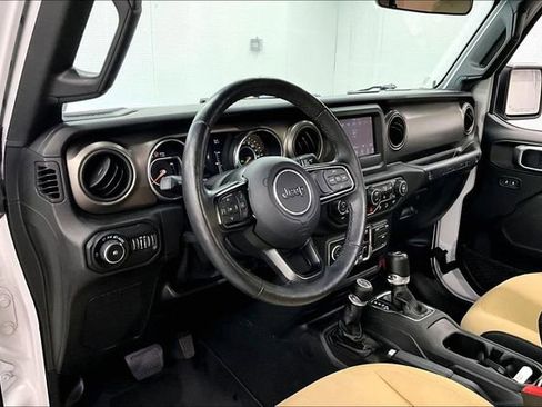 Used 2019 Jeep Wrangler Unlimited Sport S AWD/4WD image 16