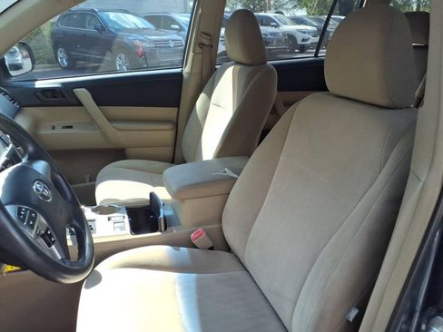 Used 2013 Toyota Highlander FWD image 15