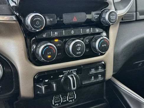 Used 2022 RAM 1500 Laramie AWD/4WD image 18