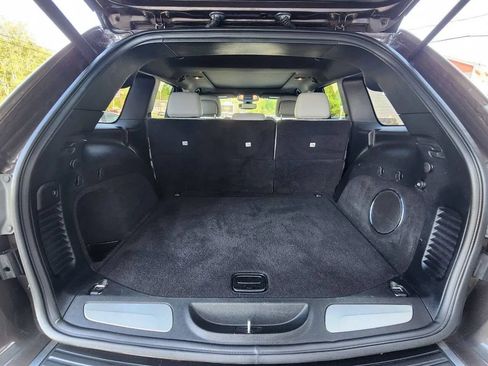 Used 2018 Jeep Grand Cherokee Limited AWD/4WD image 12