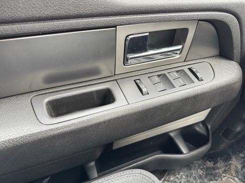 Used 2013 Ford F150 FX4 w/ Mid Equipment Group AWD/4WD image 30