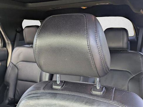 Used 2017 Ford Explorer XLT w/ Equipment Group 202A image 14