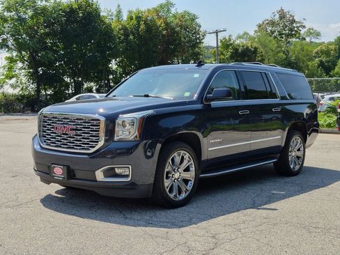 Used 2018 GMC Yukon XL Denali w/ Open Road Package AWD/4WD image 12