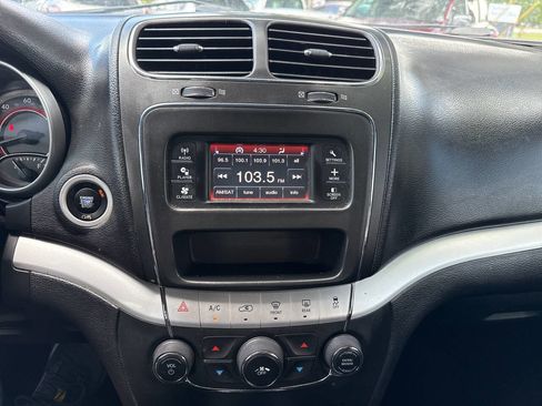 Used 2018 Dodge Journey SE w/ Popular Equipment Group FWD image 19