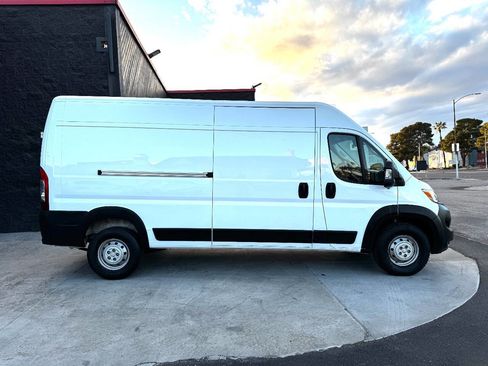 Used 2023 RAM ProMaster 2500 image 14
