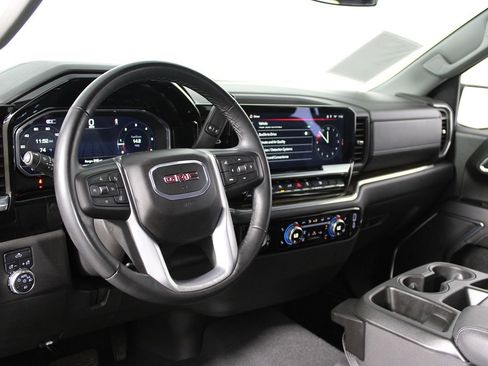 Used 2024 GMC Sierra 1500 Elevation image 28