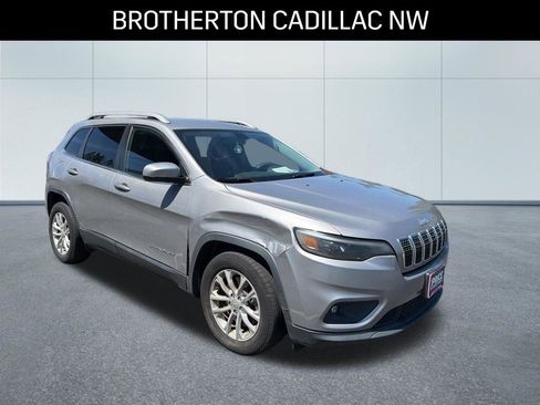 Used 2019 Jeep Cherokee Latitude w/ Popular Appearance Group FWD image 2