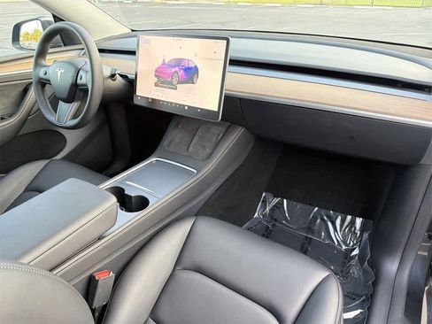 Used 2024 Tesla Model Y image 42