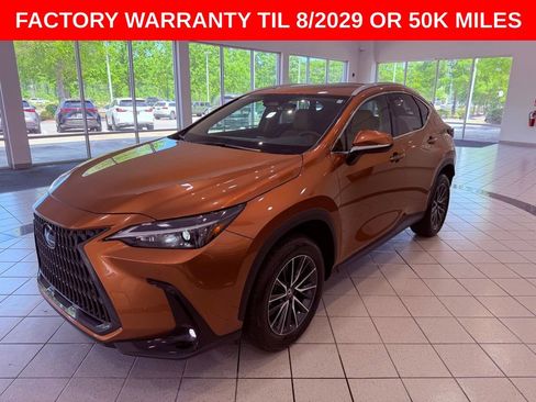 Used 2025 Lexus NX 250 FWD w/ Premium Package image 3