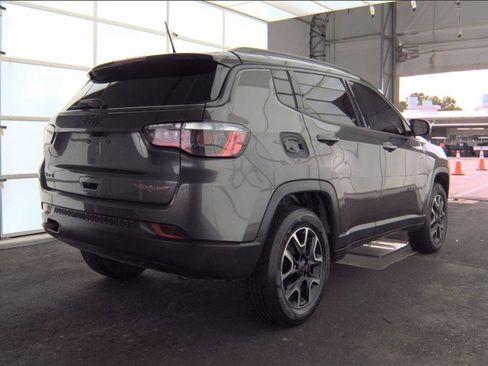 Used 2019 Jeep Compass Trailhawk image 2