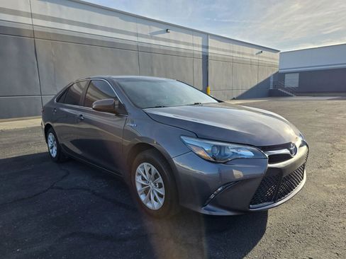 Used 2016 Toyota Camry LE FWD image 3