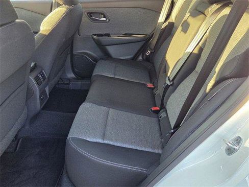 Used 2022 Nissan Rogue SV image 10