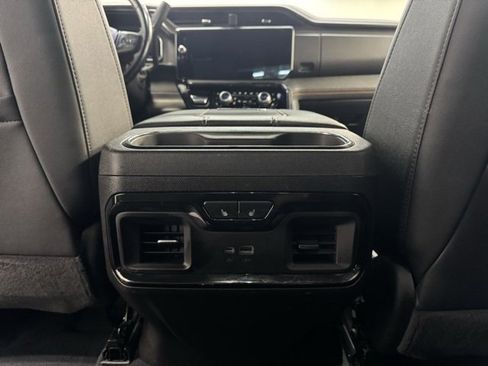 Used 2024 GMC Sierra 2500 AT4 image 29