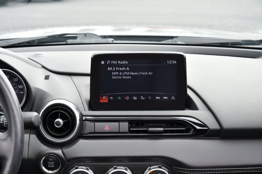 Used 2021 MAZDA MX-5 Miata RF Grand Touring RWD image 18