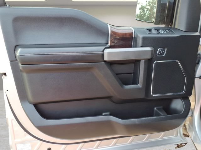 Used 2015 Ford F150 Platinum w/ Equipment Group 701A Luxury AWD/4WD image 14