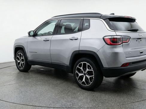 Used 2025 Jeep Compass Limited AWD/4WD image 6