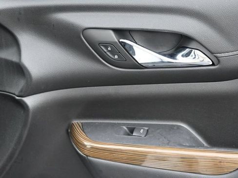 Used 2023 GMC Acadia SLE w/ Driver Convenience Package FWD image 28