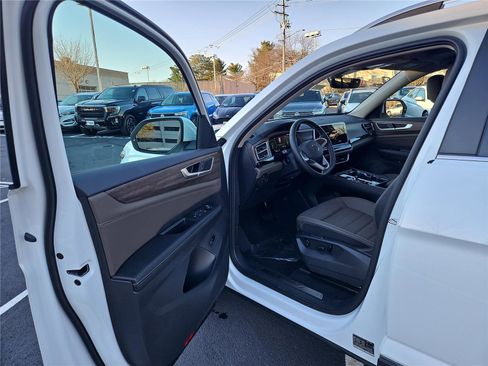 New 2026 Volkswagen Atlas SEL image 11