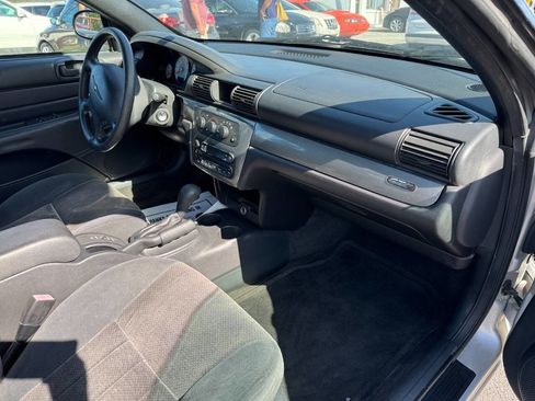 Used 2004 Chrysler Sebring GTC image 15