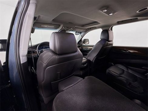 Used 2020 Cadillac Escalade Luxury image 10