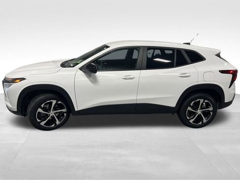 Used 2024 Chevrolet Trax RS image 11