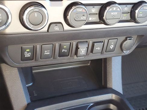 Certified 2023 Toyota Tacoma TRD Sport image 28