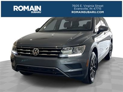 Used 2021 Volkswagen Tiguan SE w/ Panoramic Sunroof Package