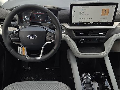 New 2026 Ford Explorer Platinum AWD/4WD image 12