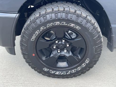 New 2026 RAM 1500 Laramie AWD/4WD image 9