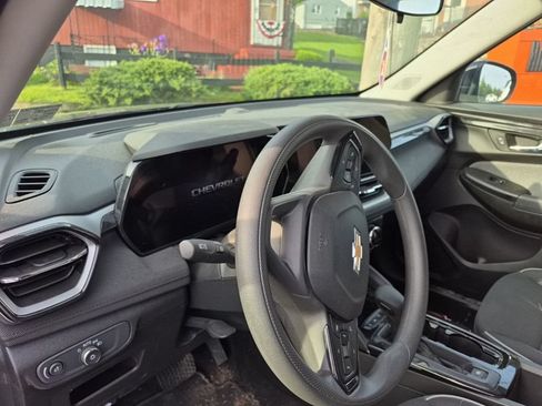 Used 2024 Chevrolet TrailBlazer LT w/ Driver Confidence Package AWD/4WD image 10