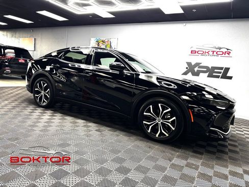 Used 2024 Toyota Crown XLE image 1