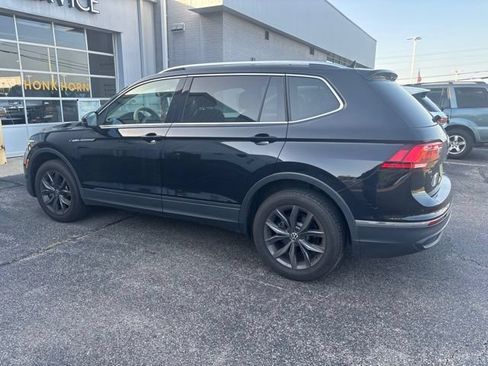 Certified 2023 Volkswagen Tiguan SE FWD image 33