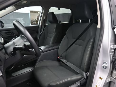 Used 2024 Nissan Rogue S AWD/4WD image 19
