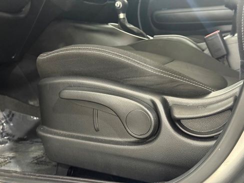 Used 2017 Kia Soul + FWD image 35
