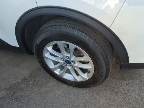 Used 2022 Ford Escape SE image 5