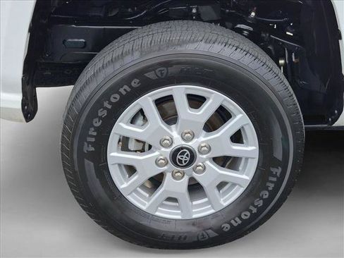 Used 2024 Toyota Tacoma SR5 AWD/4WD image 22