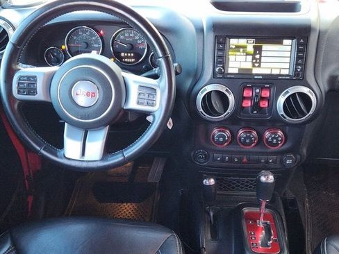 Used 2017 Jeep Wrangler Unlimited Rubicon image 28