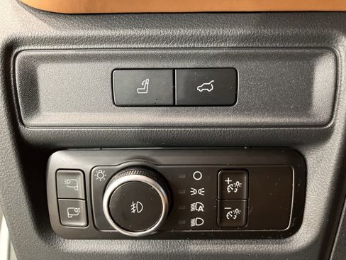 Used 2023 Ford Expedition Platinum image 19