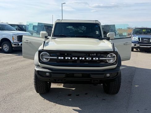 New 2025 Ford Bronco Outer Banks w/ Sasquatch Package image 22