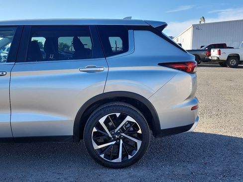 Used 2024 Mitsubishi Outlander SE AWD/4WD image 9