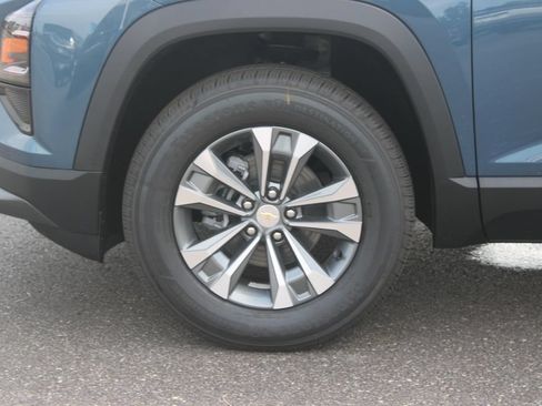 New 2027 Chevrolet Equinox LT w/ Convenience Package II FWD image 21